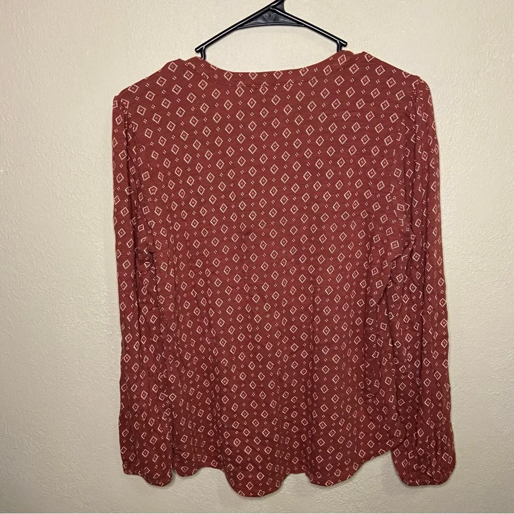 Women’s Lucky Brand Size Medium Blouse - Picture 4 of 4